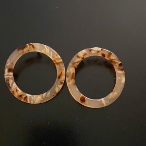 Front facing medium hoop